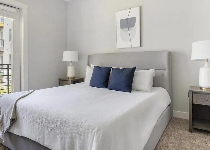 Landing - Modern With Amazing Amenities
